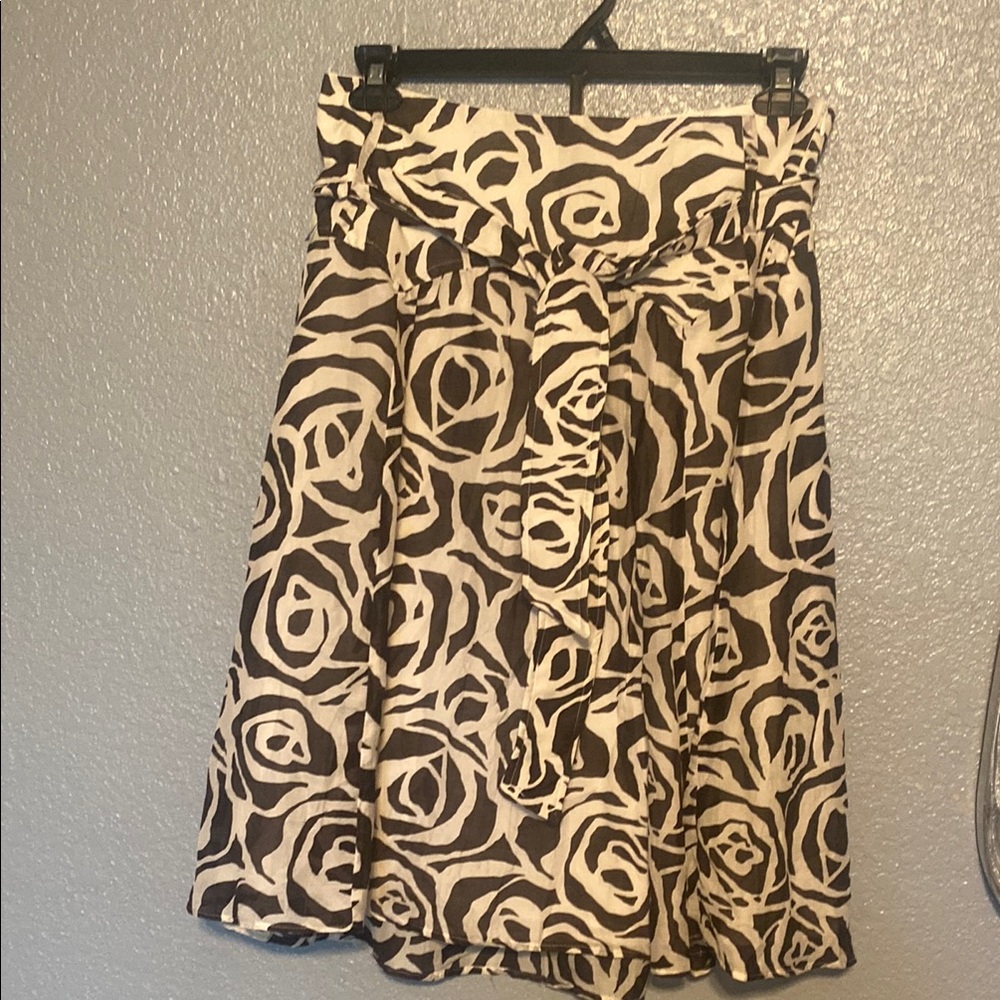Stylish Black and Cream Skirt